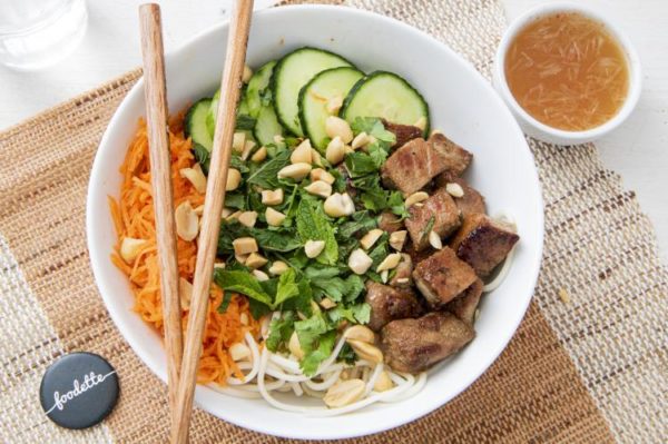 Bol bun (porc grillé ou poulet ou tofu)